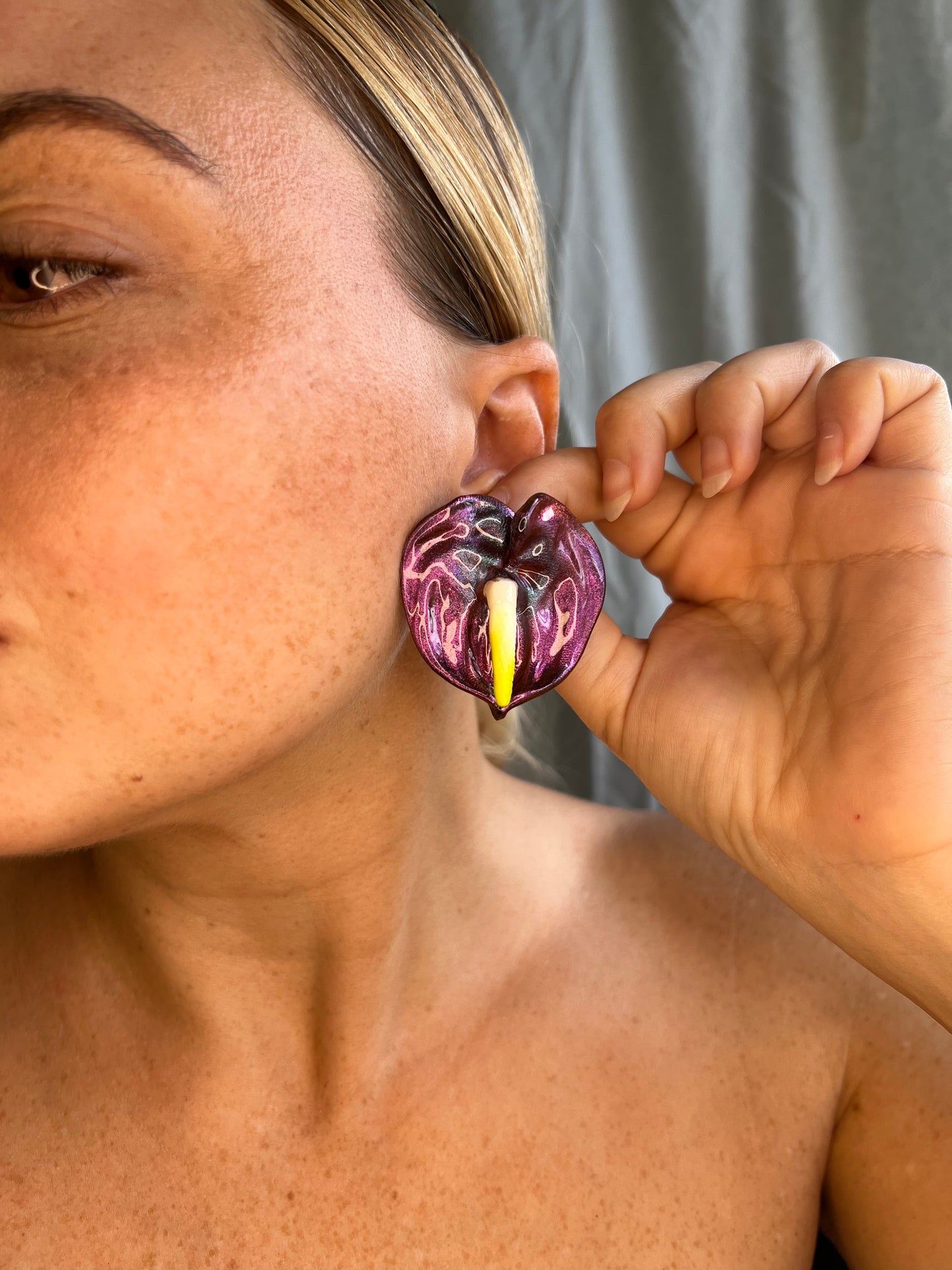 Anthurium Stud Shimmer Crush