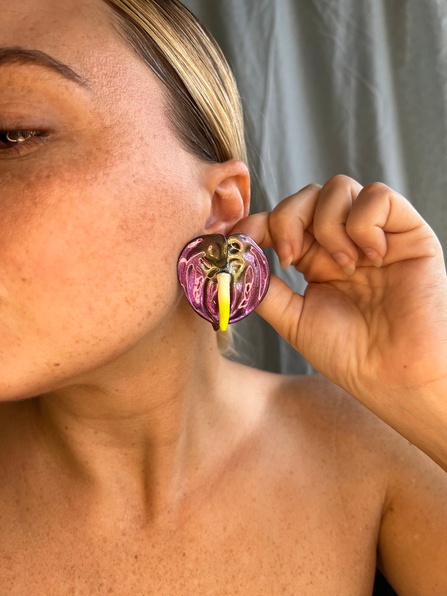 Anthurium Stud Shimmer Hot