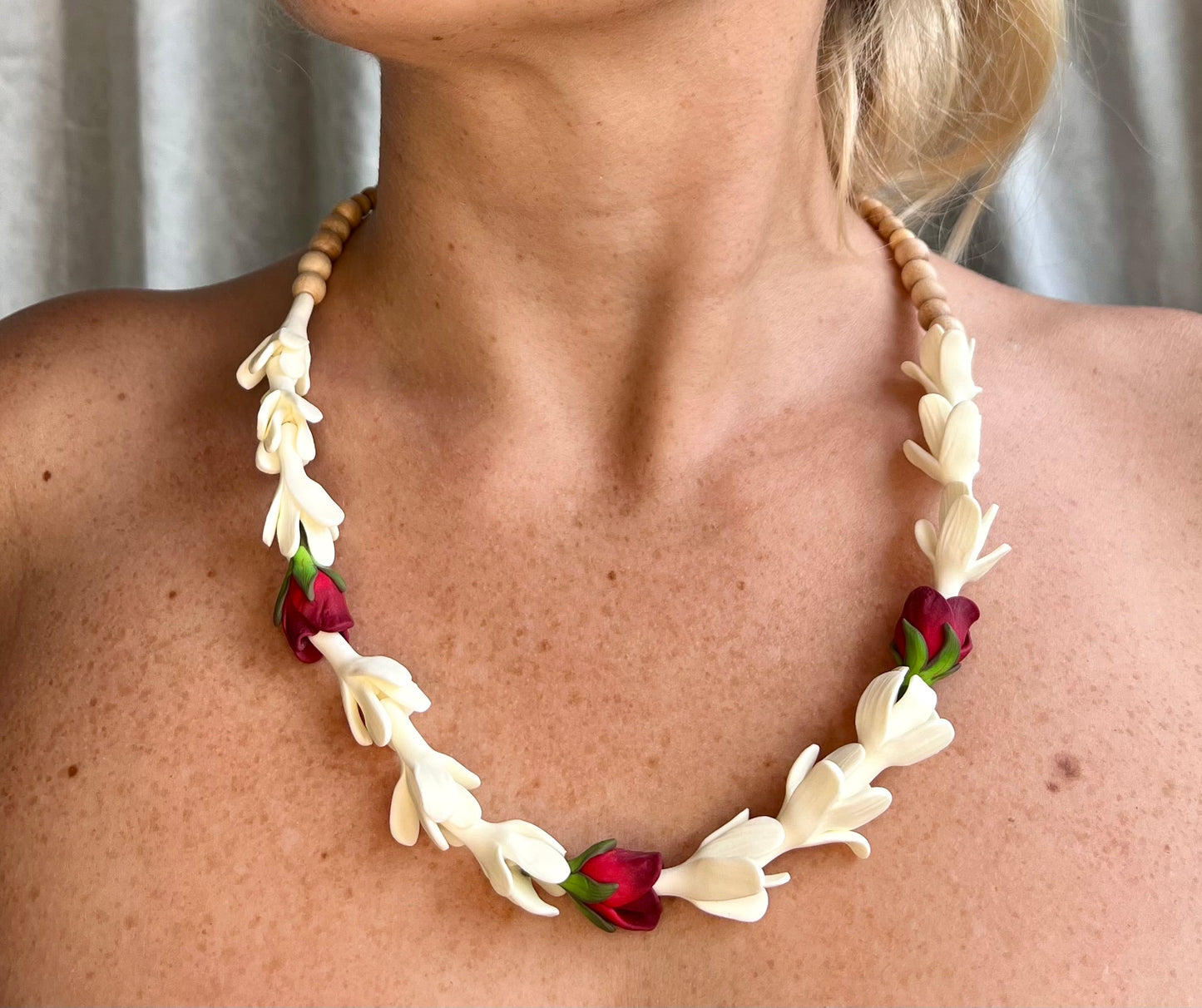 Tuberose & Dark Red Rose Bud Lei Necklace