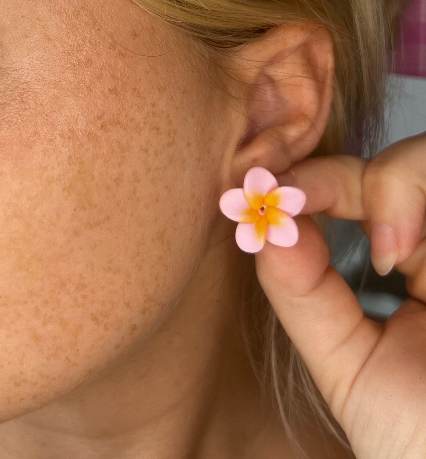 Mini Stud Light Pink & Orange Plumeria