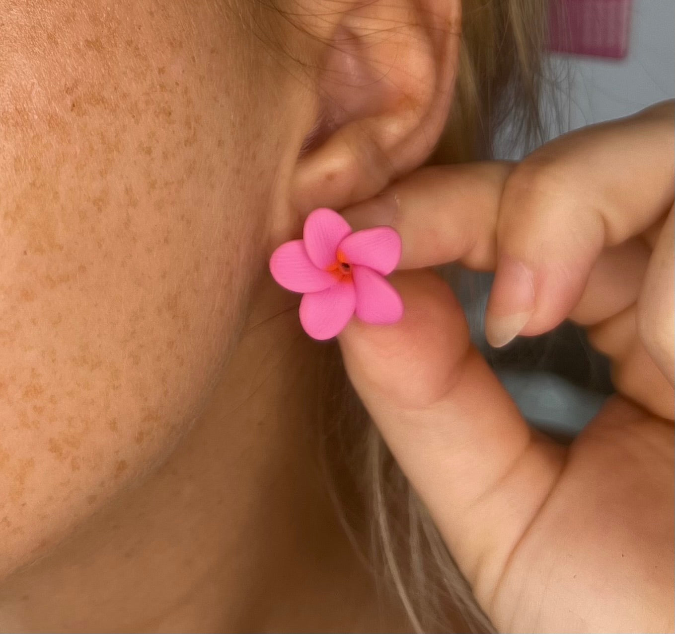 Mini Stud Pink & Orange Plumeria