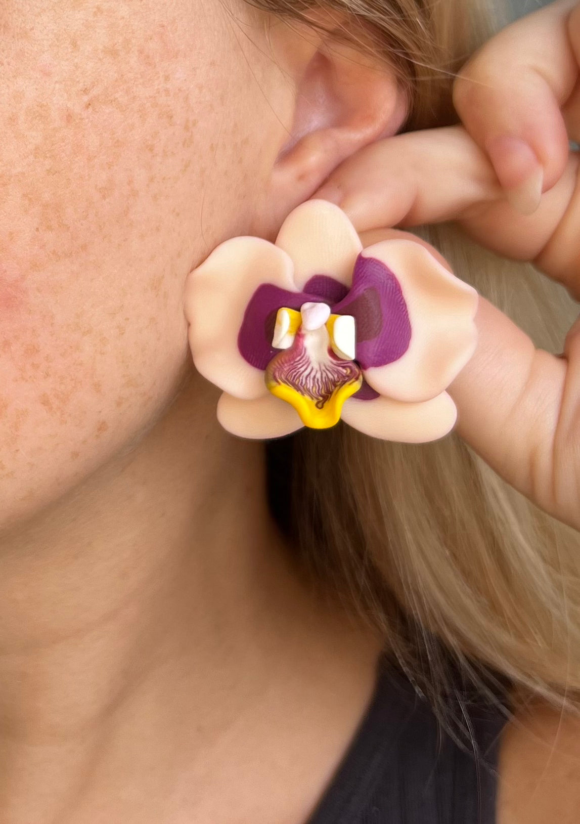 Purple Eye Orchid Stud